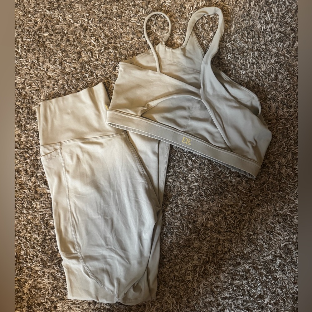 Womens workout set taupe